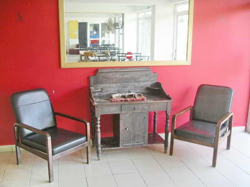 Renos Hotel Apts Polis Buitenkant foto